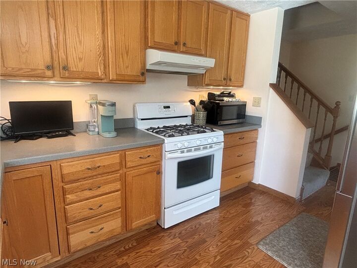 Property Photo:  1302 Huntington Court  OH 44512 