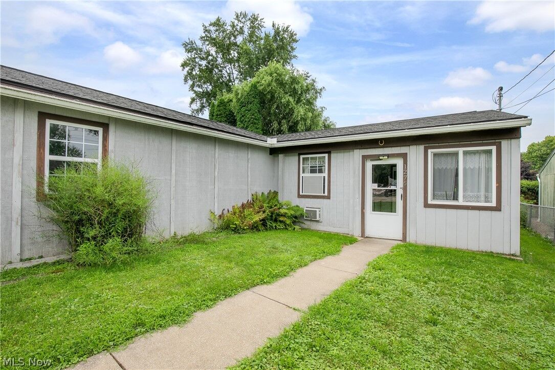 Property Photo: 1276 Prospect Street OH 44203