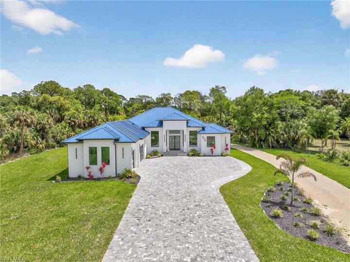 Property Photo:  522 17th St SW  FL 34117 
