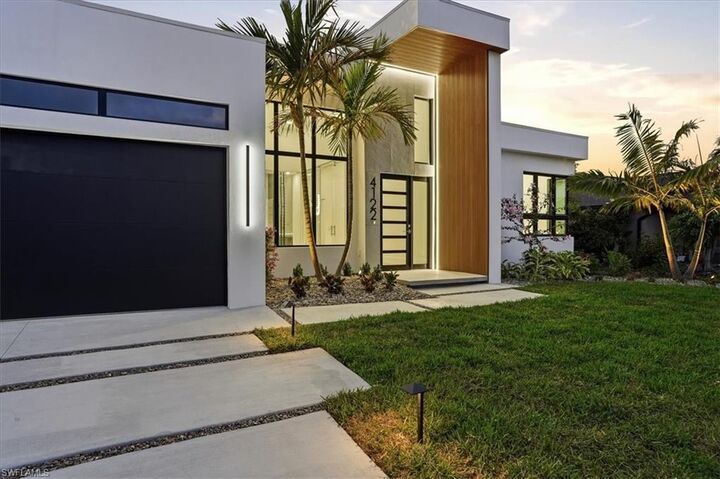 Property Photo:  4122 SW 27th Pl  FL 33914 
