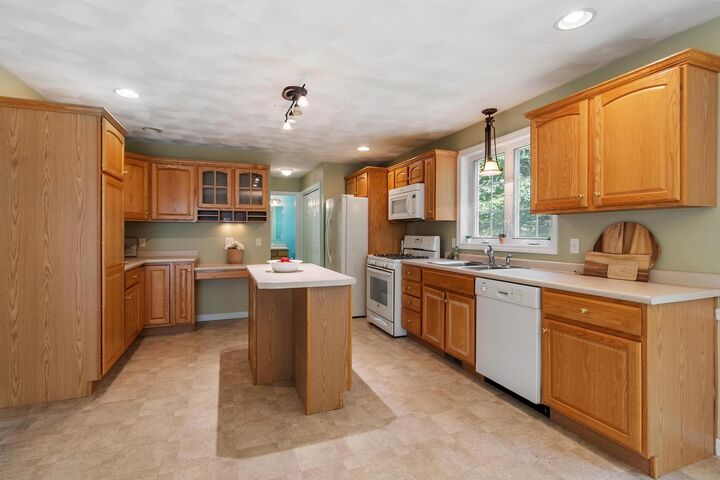 Property Photo: 13 Lantern Drive NH 03873