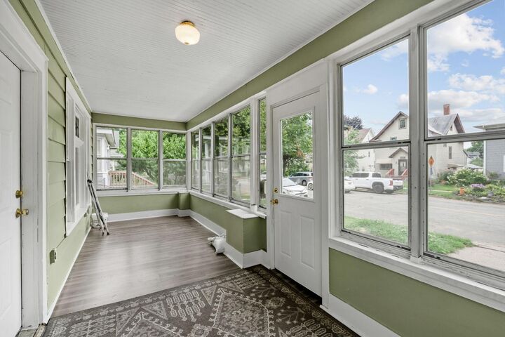 Property Photo:  779 Thomas Avenue  MN 55104 