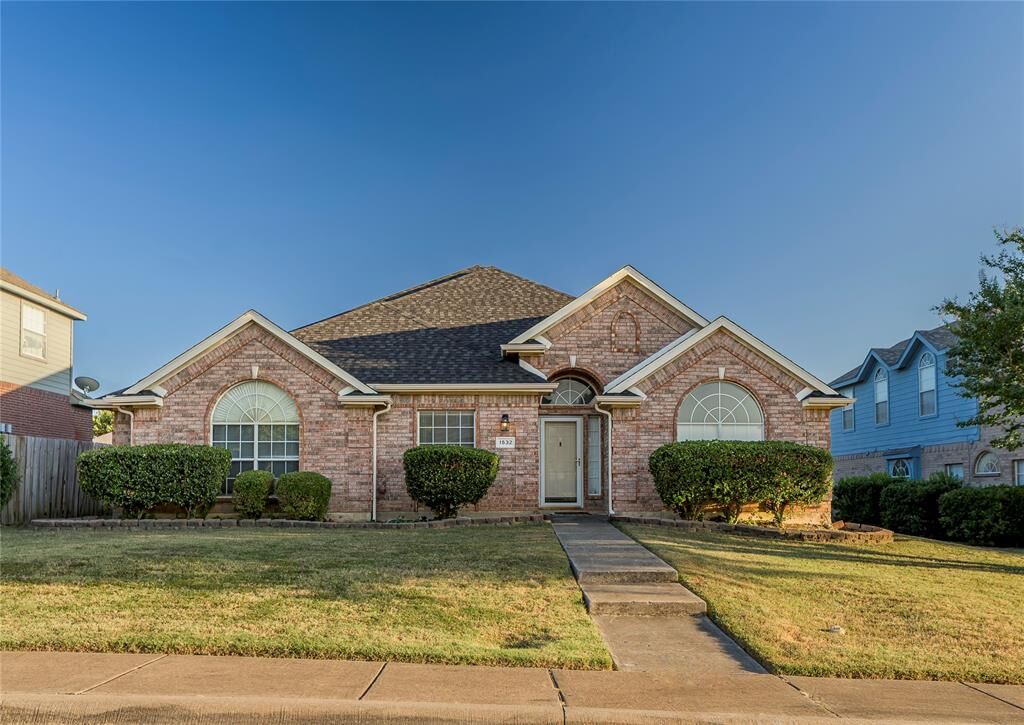 Property Photo: 1532 Mill Creek Drive TX 75115