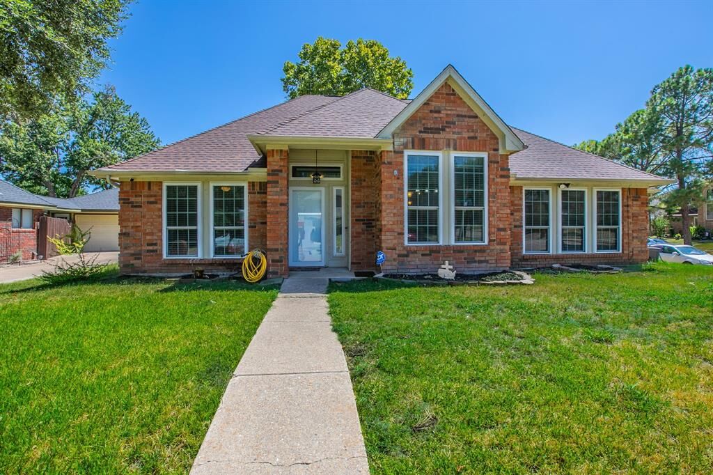 Photo de la propriété:  2759 Wentworth Drive  TX 75052 