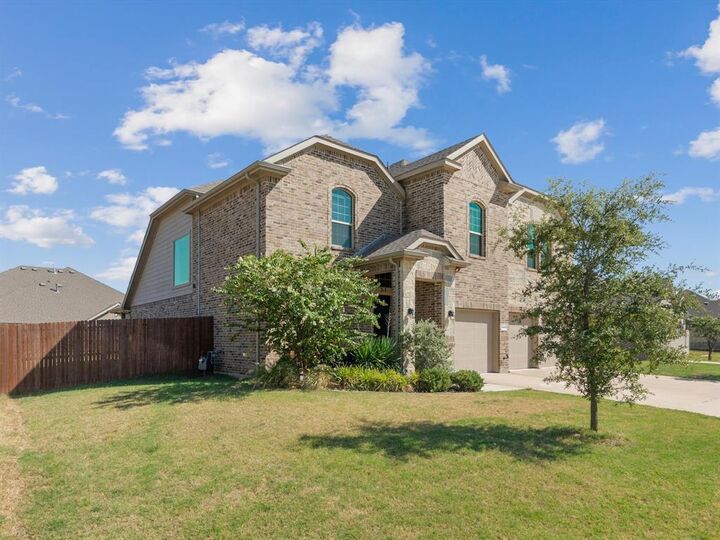 Property Photo: 3455 Hidden Hollow Drive TX 76065