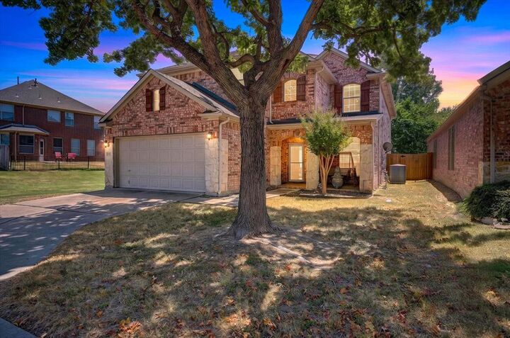 Property Photo: 2808 Tangerine Lane TX 75074