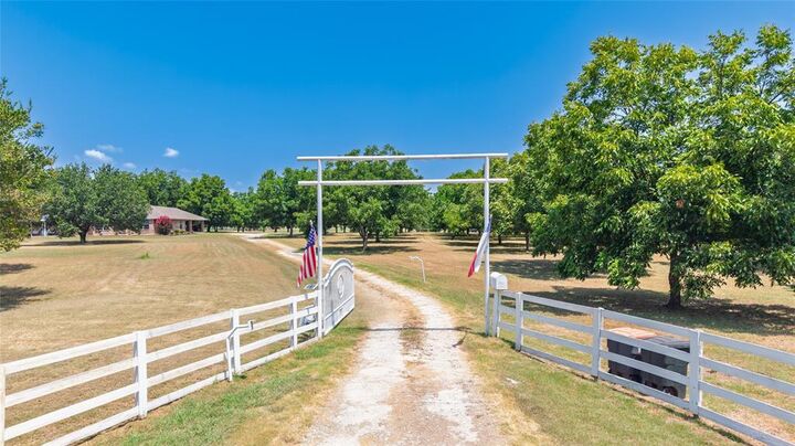 Property Photo: 4886 White Rock TX 75453