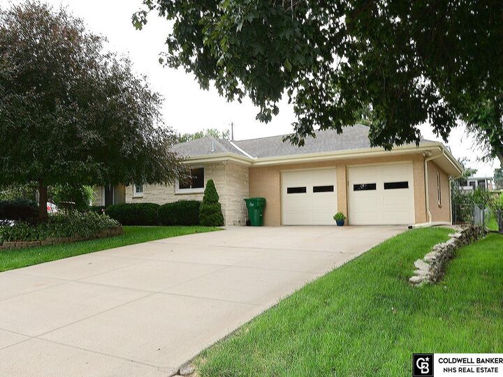 Property Photo:  5014 S 77th Avenue  NE 68127 