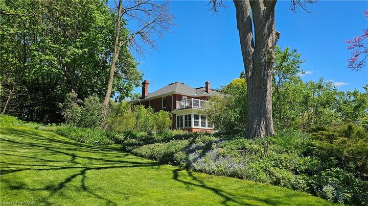 Property Photo: 286 Union Street ON N3Y 2B8