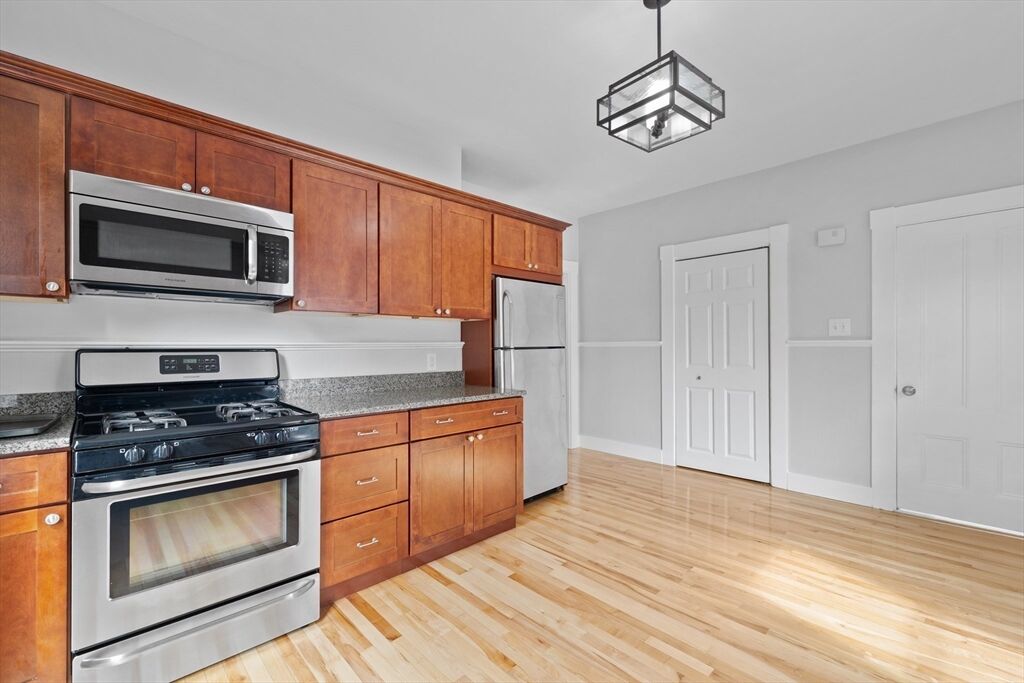 Property Photo:  24 Village St 1  MA 01945 