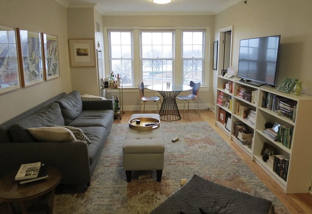 Property Photo:  534 Beacon Street 406  MA 02215 