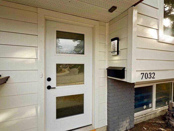 Property Photo: 7032 78 Street NW AB T3B 4H9