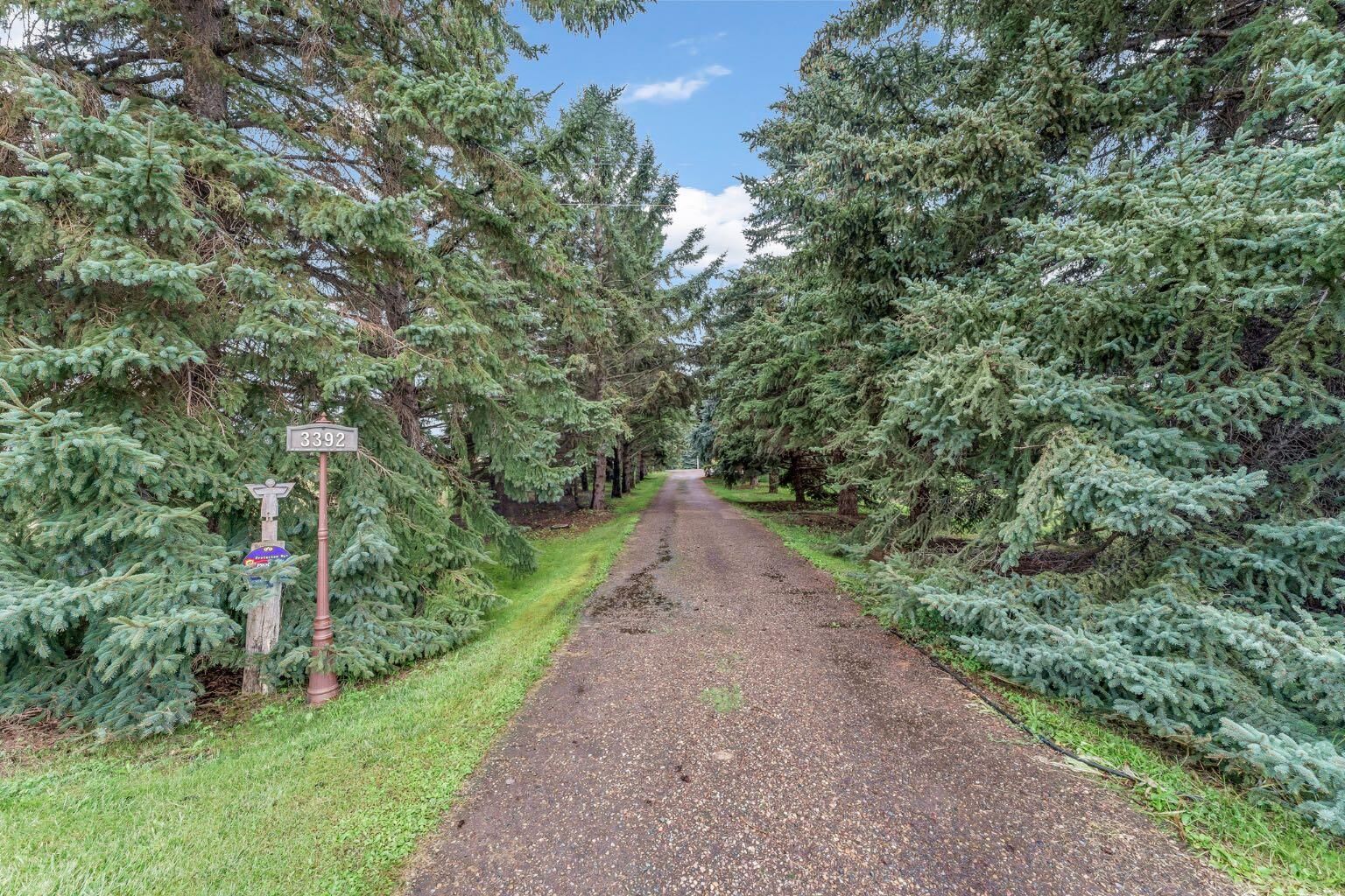 Property Photo: 3392 Gershaw Drive SW AB T1B 0B2
