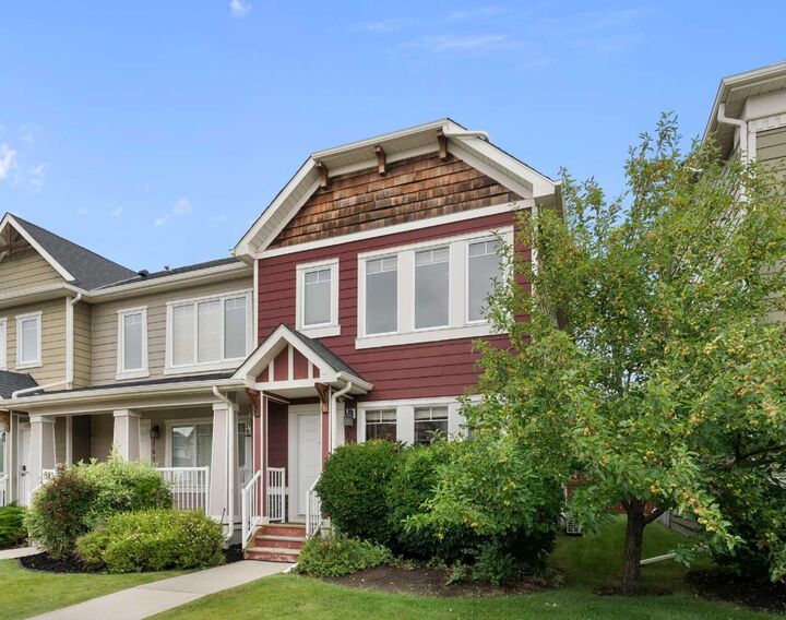 Property Photo:  153 Rainbow Falls Manor W  AB T1X 0M3 