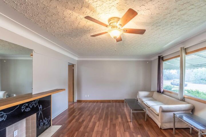 Property Photo:  2628 Capitol Hill Crescent NW  AB T2M 4C3 