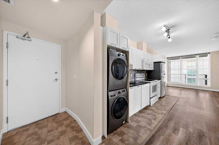 Property Photo: 3820 Brentwood Road NW 301 AB T2L 2L5