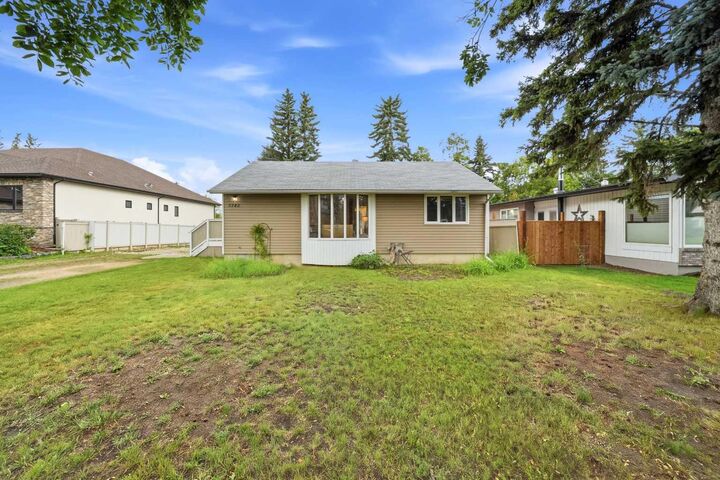Property Photo: 3742 44 Avenue AB T4N 3H5
