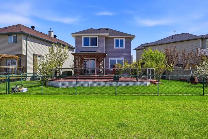 Property Photo: 86 Saddlecrest Close NE AB T3J 5B6