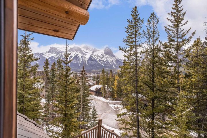 Property Photo:  11 Aspen Glen  AB T1W 1A6 