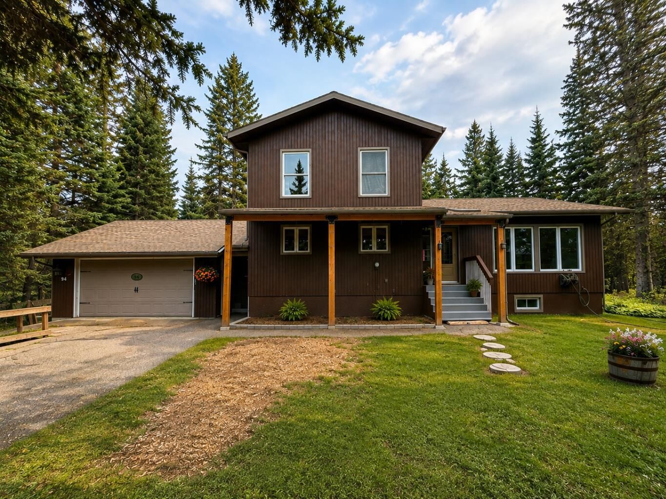 Property Photo:  94 Redwood Meadows Drive  AB T3Z 1A3 