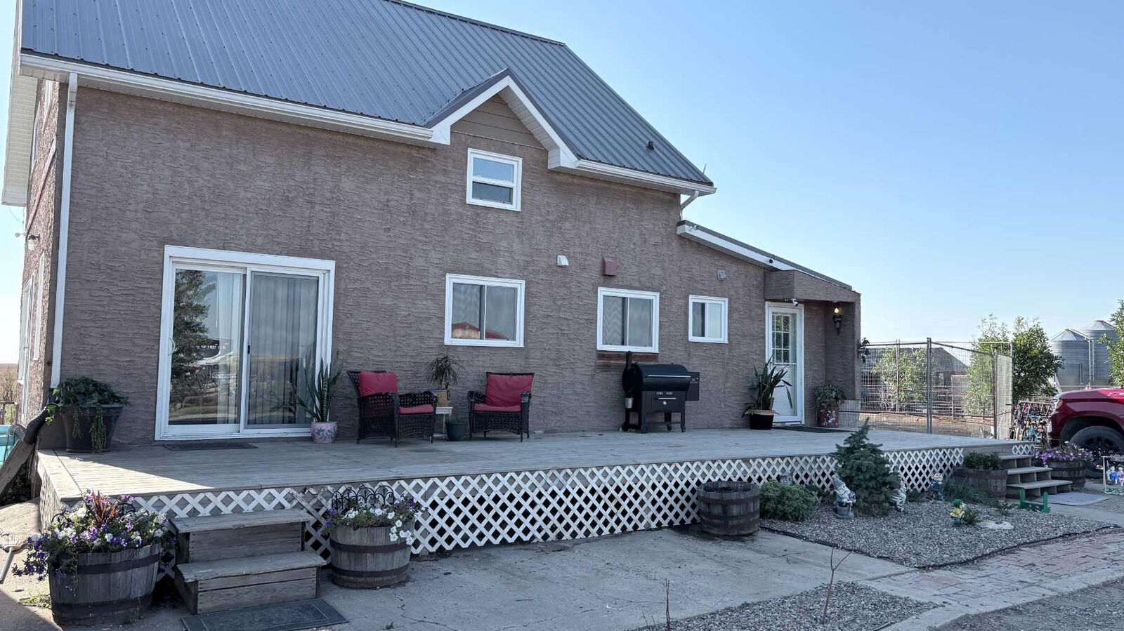 Property Photo: 115058 RR 94 N AB T0K 0G0