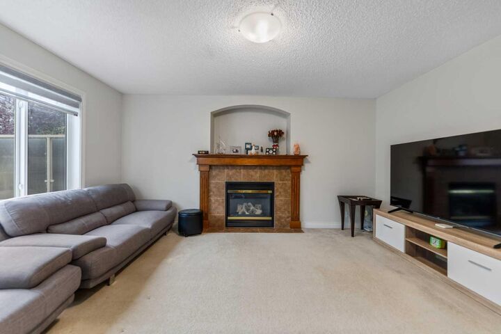 Property Photo: 10 Evansmeade Manor NW AB T3P 1B5