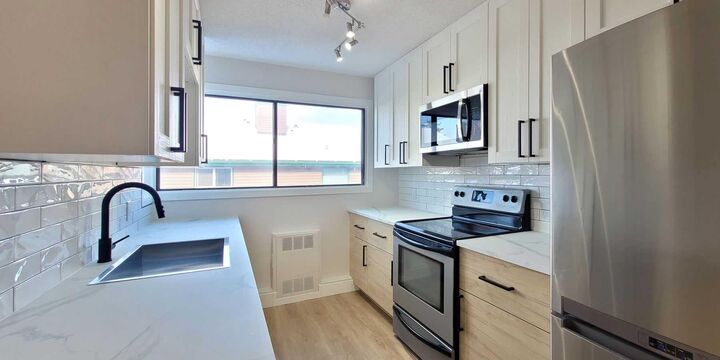 Property Photo: 2400 15 Street SW 29 AB T2T 5S3