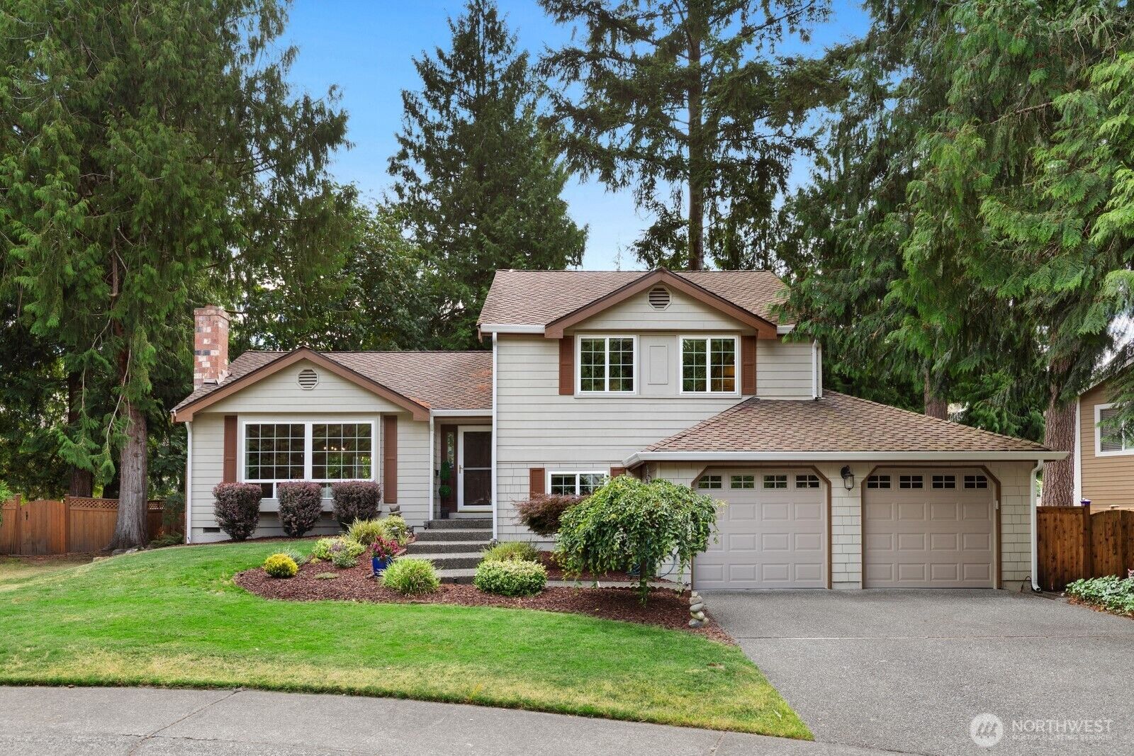 Property Photo:  13708  175th Ct NE  WA 98052 