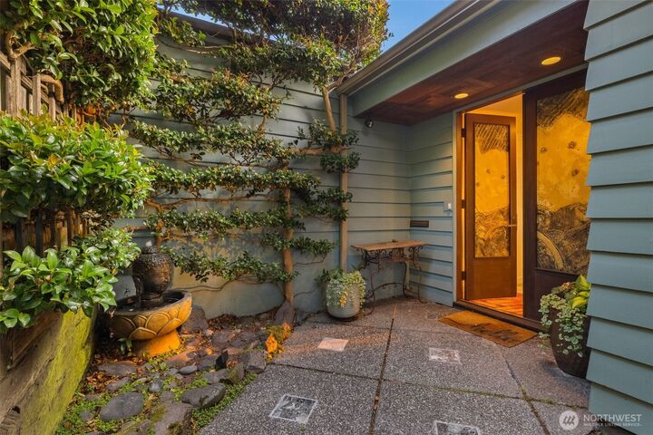 Property Photo: 8917 Fauntleroy Way SW WA 98136