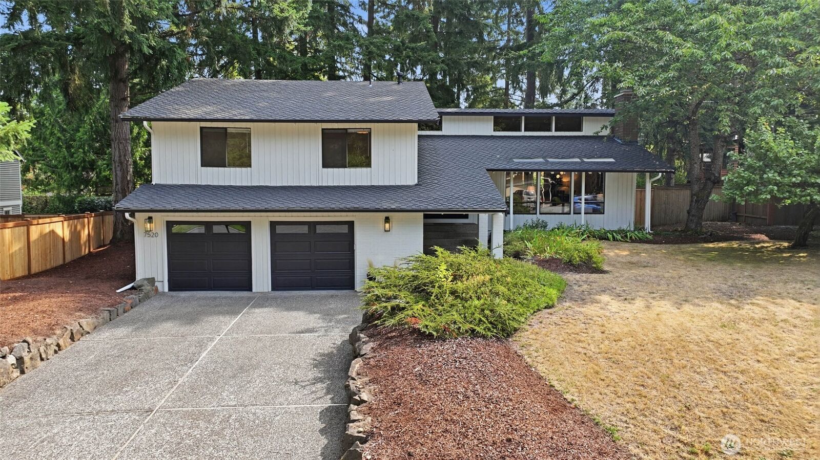 Property Photo:  7520  86th Avenue SE  WA 98040 
