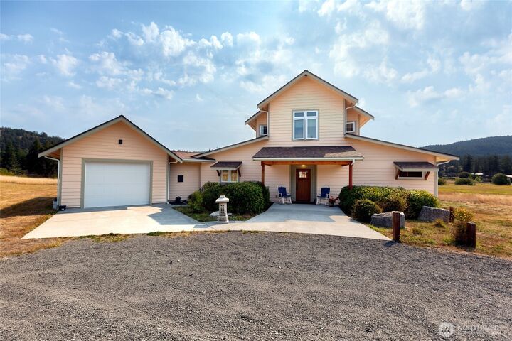 Property Photo: 435 Blazing Tree Road WA 98250