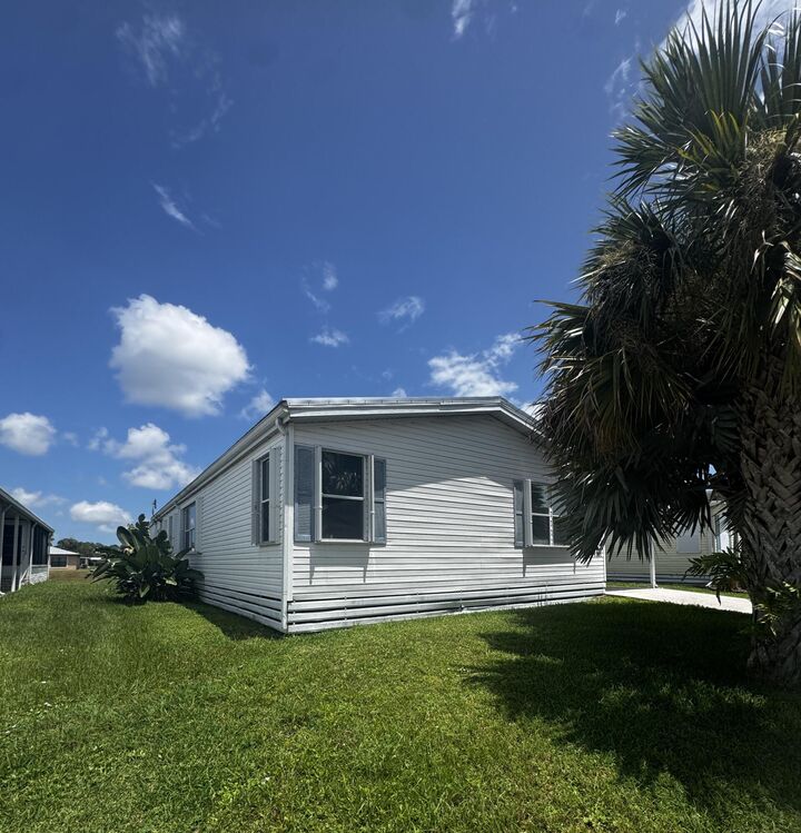 Property Photo: 6732 Sinsonte Court FL 34951