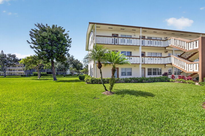 Property Photo:  463 Mansfield L  FL 33434 