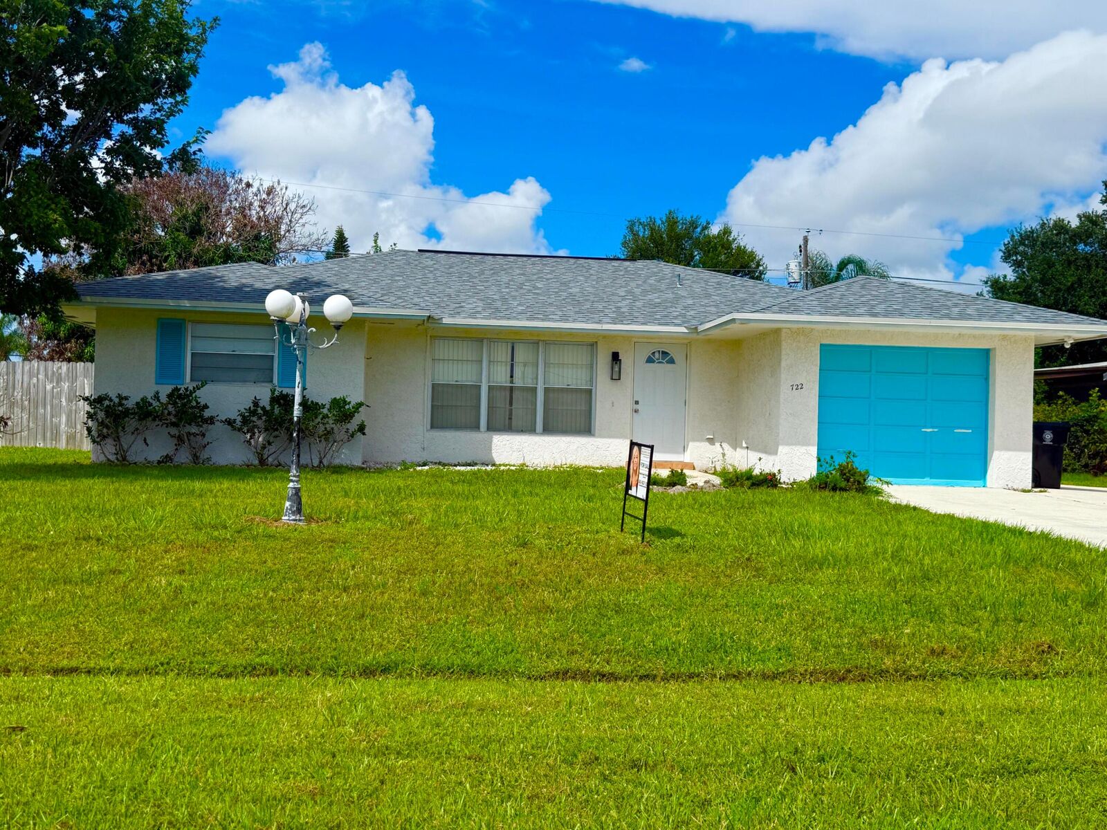Property Photo:  722 SE Arton Lane  FL 34983 