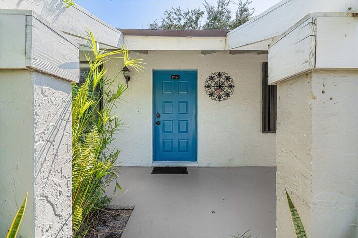 Property Photo:  3015 SW 21st Terrace 371B  FL 33445 