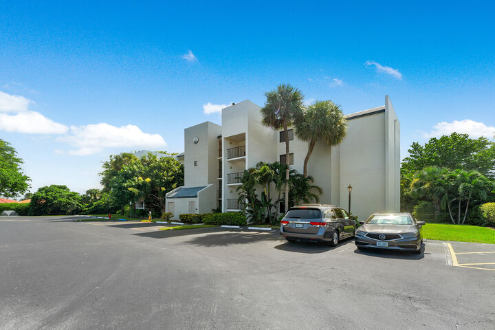 Property Photo:  1605 S US Highway 1 E204  FL 33477 