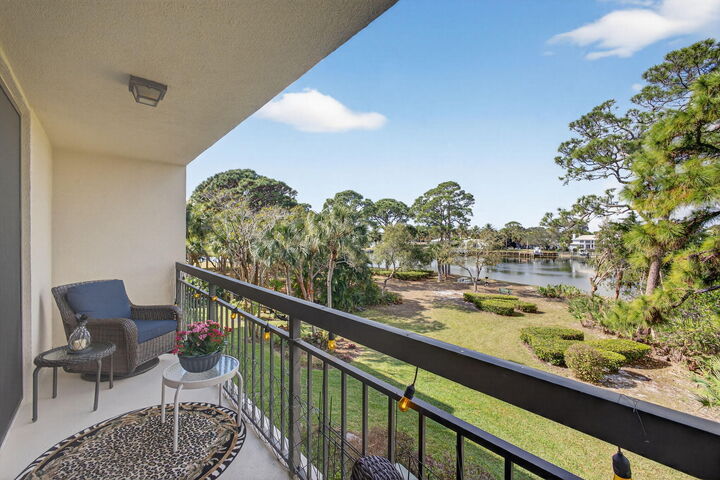 Property Photo: 1901 Marina Isle Way 304 FL 33477