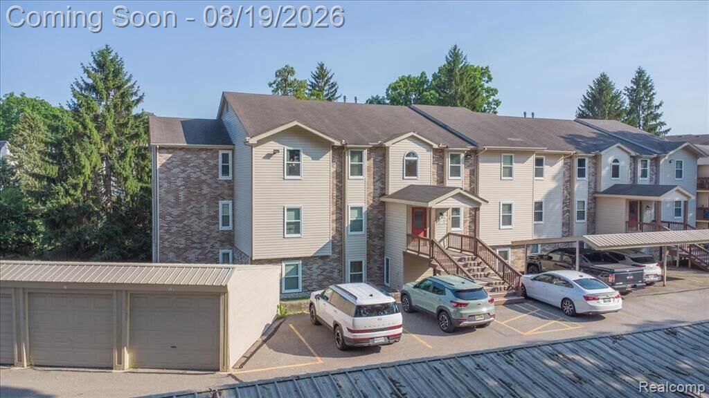 Property Photo: 4929 Harbor Point Drive MI 48329
