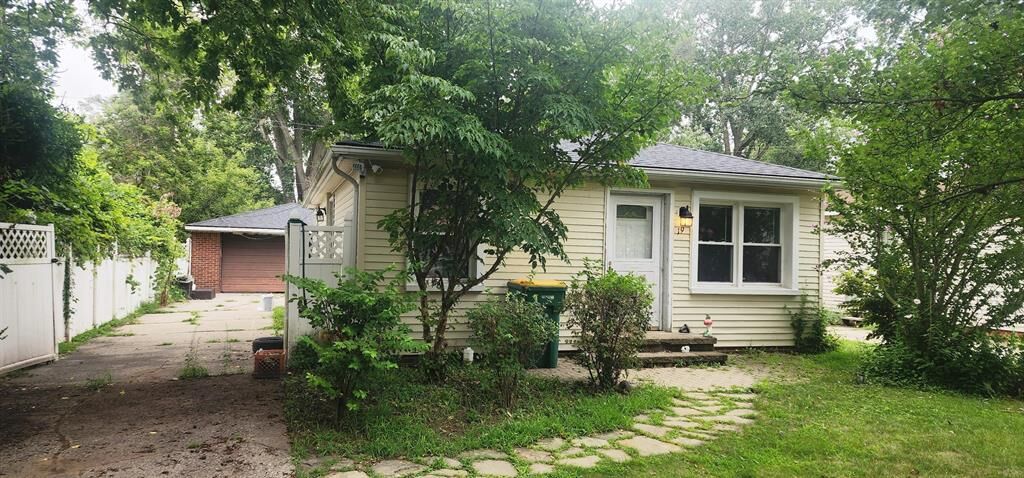 Property Photo: 19 Devonshire Street MI 48198