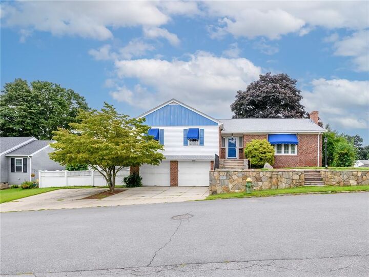 Property Photo:  47 Homeland Street  RI 02919 