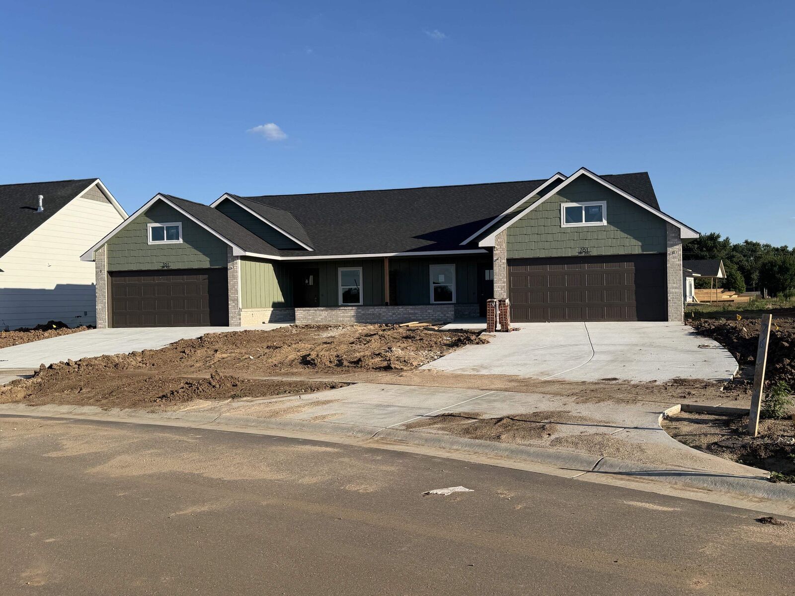 Property Photo:  818 N Wheatland St  KS 67235 