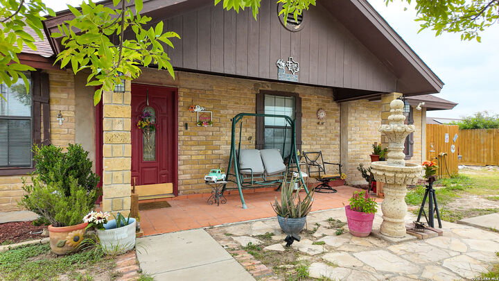Property Photo:  113 Calle Alegre  TX 78852 