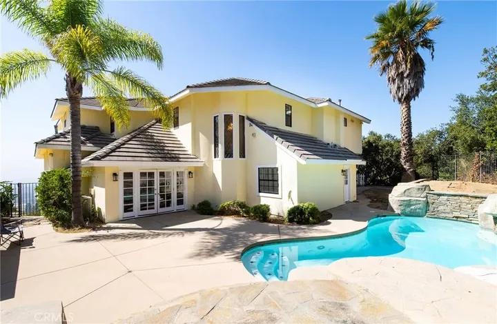 Property Photo:  505 Lotus  CA 91024 