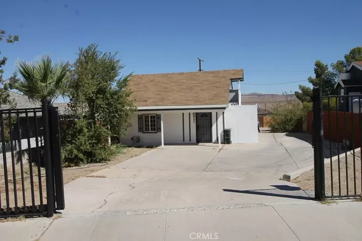 Property Photo:  921 Flora  CA 92311 