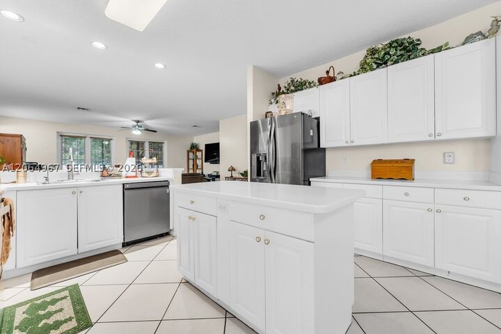 Property Photo:  15887 NW 11th St  FL 33028 