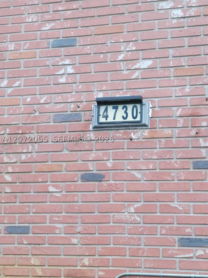 Property Photo: 4730 NW 10th Ct 302 FL 33313