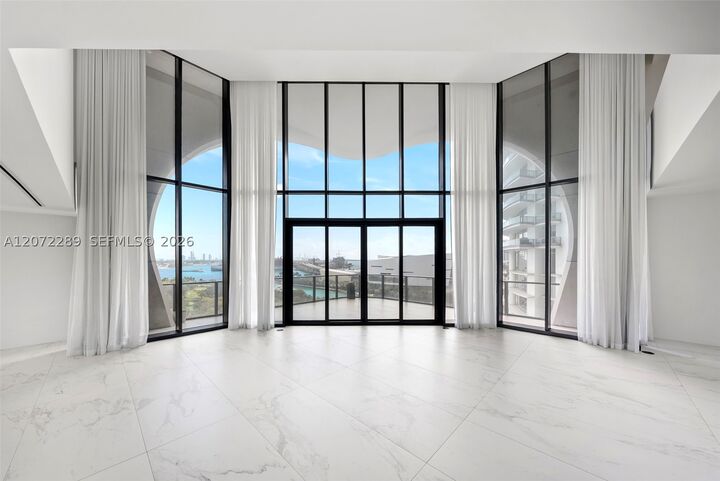 Property Photo: 1000 Biscayne Blvd Town House 1201 FL 33132