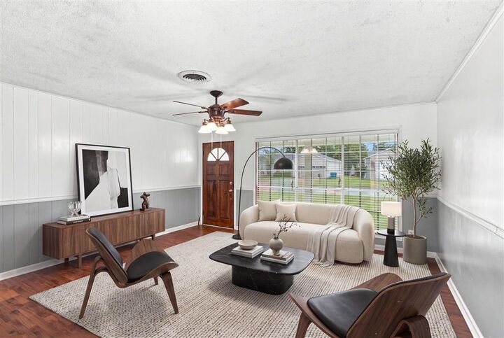 Property Photo: 1418 E Kent Dr Drive E LA 70663
