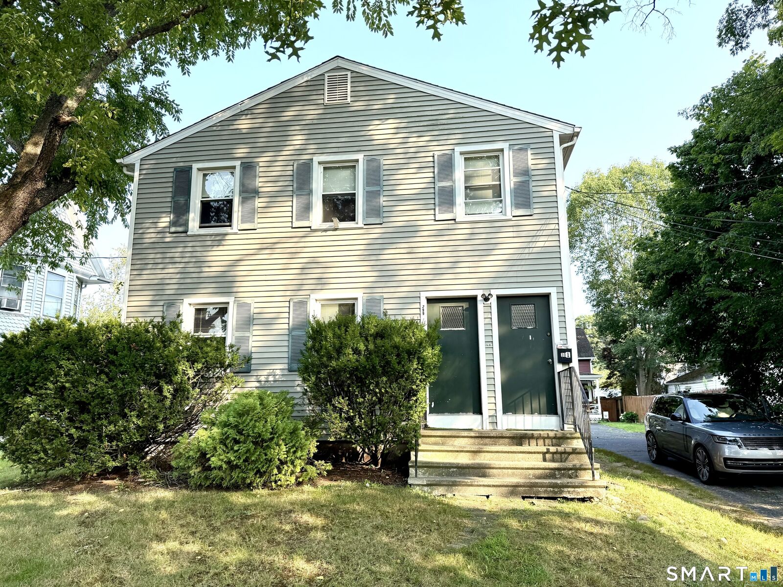 Property Photo: 299 Villa Avenue CT 06825