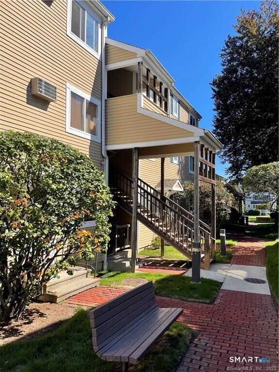 Property Photo:  135 Flax Hill Road 10  CT 06854 